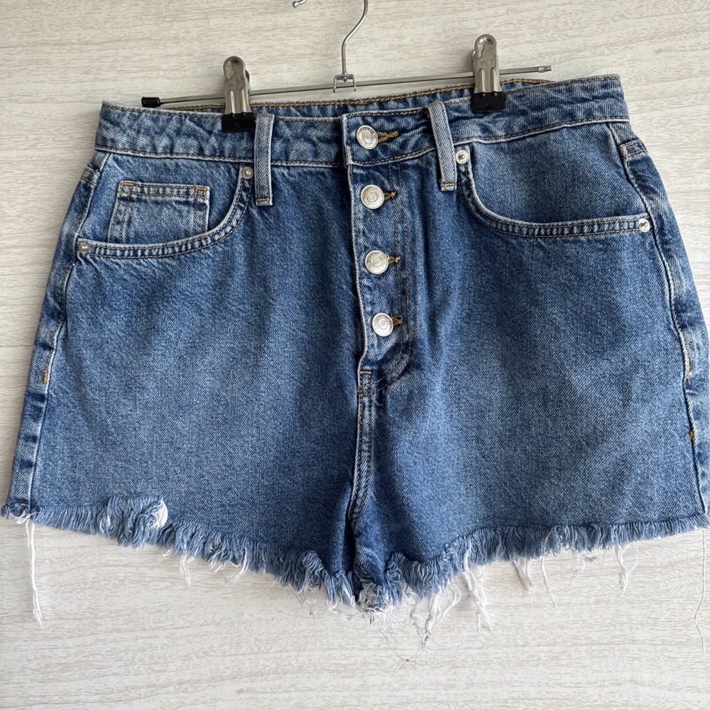 women's medium wash denim cut-off shorts High Rise Button Fly Forever 21 Sz 28